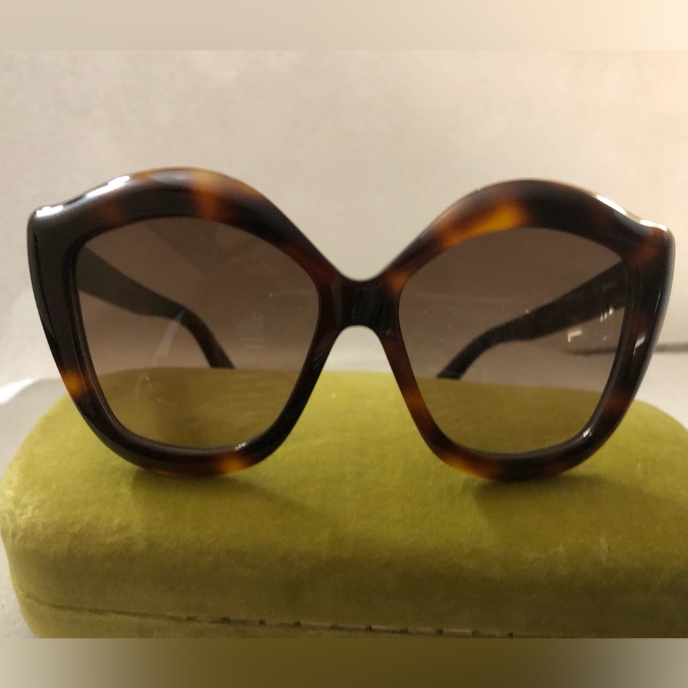 Authentic oversized Gucci sunglasses in tortoise shell - Picture 2 of 10